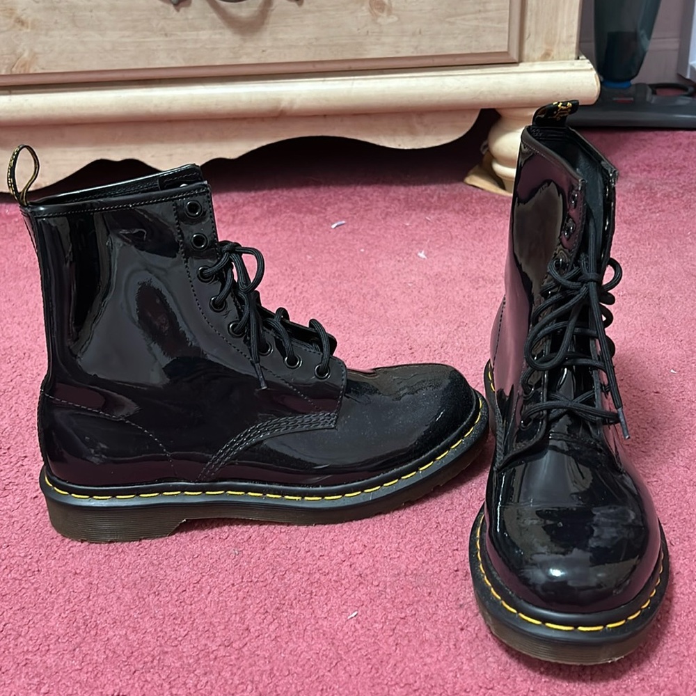 Dr Martens Women’s Black Patent Leather boots - Picture 1 of 9